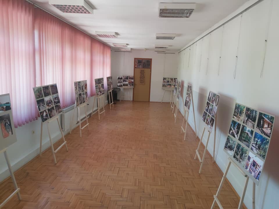izlozba ratnih foto